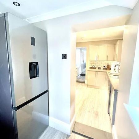 Spacious Modern Victorian House In Rochester Wainscot Екстер'єр фото
